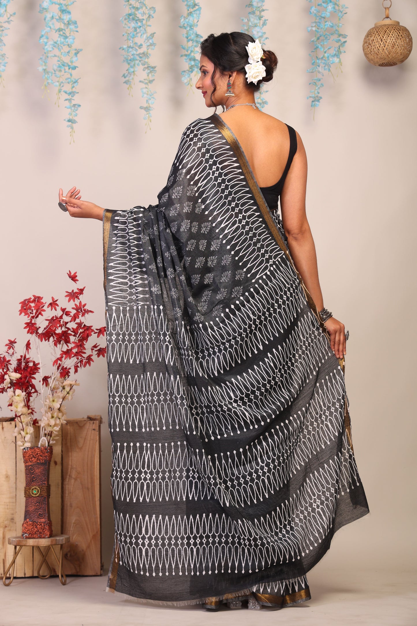 Anuttara Bhagalpuri Black & White Cotton Silk Floral Saree with Unstitched Blouse_AFS1042-FS