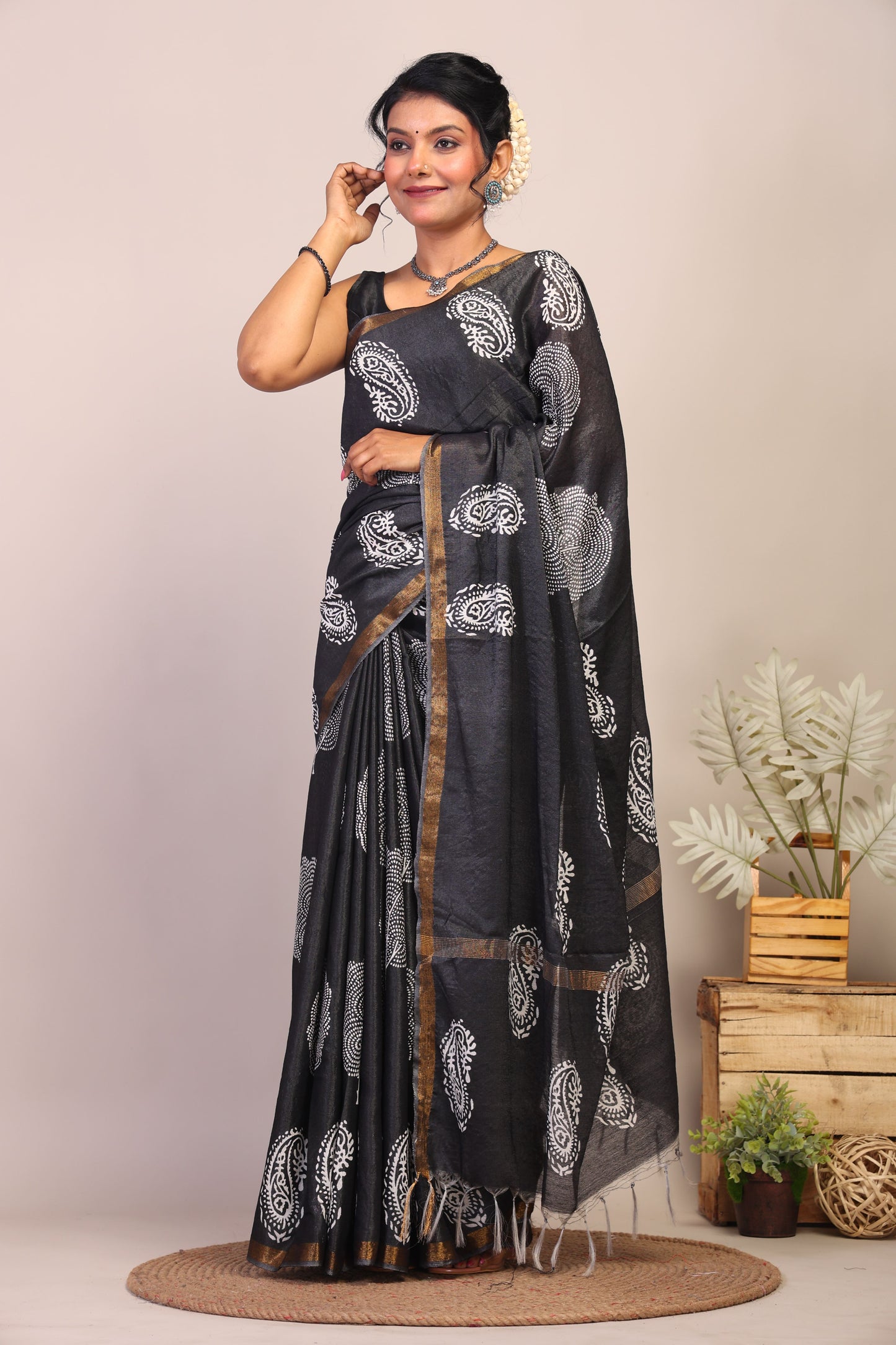 Anuttara Bhagalpuri Black & White Cotton Silk Paisley/Floral Saree with Unstitched Blouse_AFS1047-FS