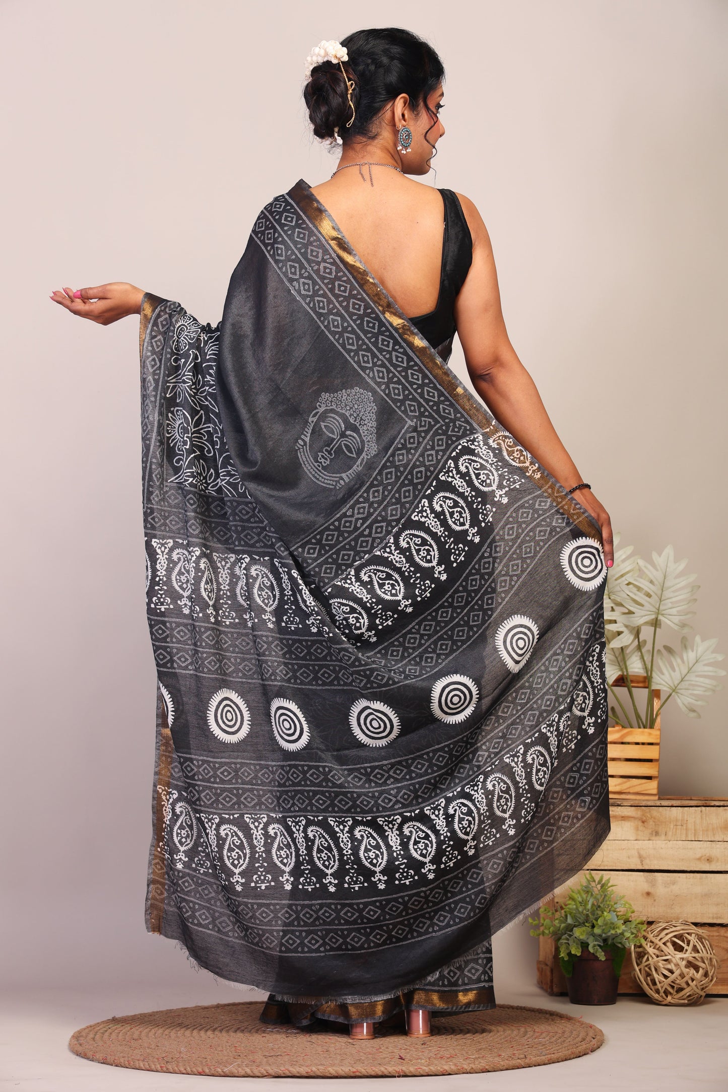 Anuttara Bhagalpuri Black & White Cotton Silk Budha Print/Floral Saree with Unstitched Blouse_AFS1048-FS