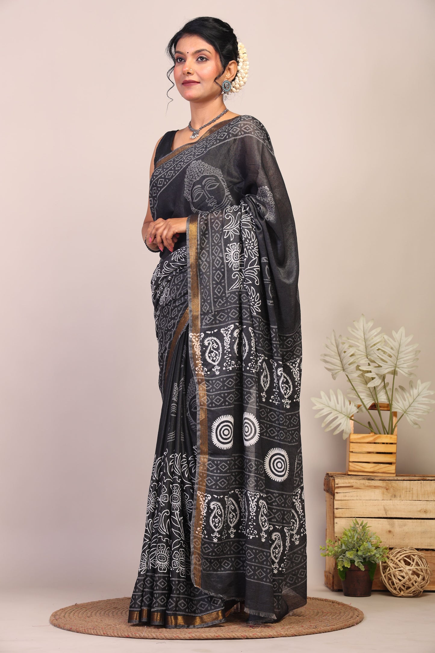 Anuttara Bhagalpuri Black & White Cotton Silk Budha Print/Floral Saree with Unstitched Blouse_AFS1048-FS