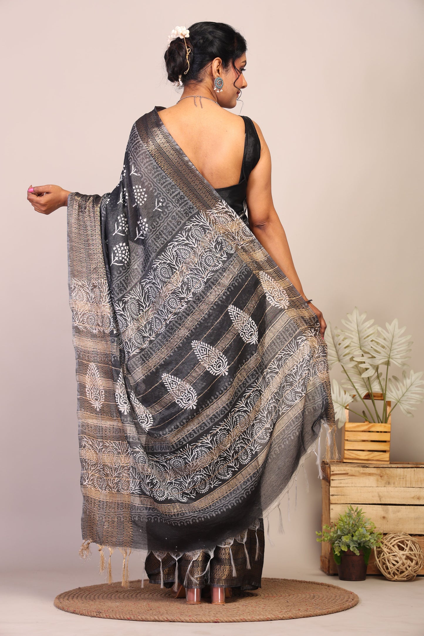 Anuttara Bhagalpuri Black & White Cotton Silk Paisley/Floral Saree with Unstitched Blouse_AFS1054-FS