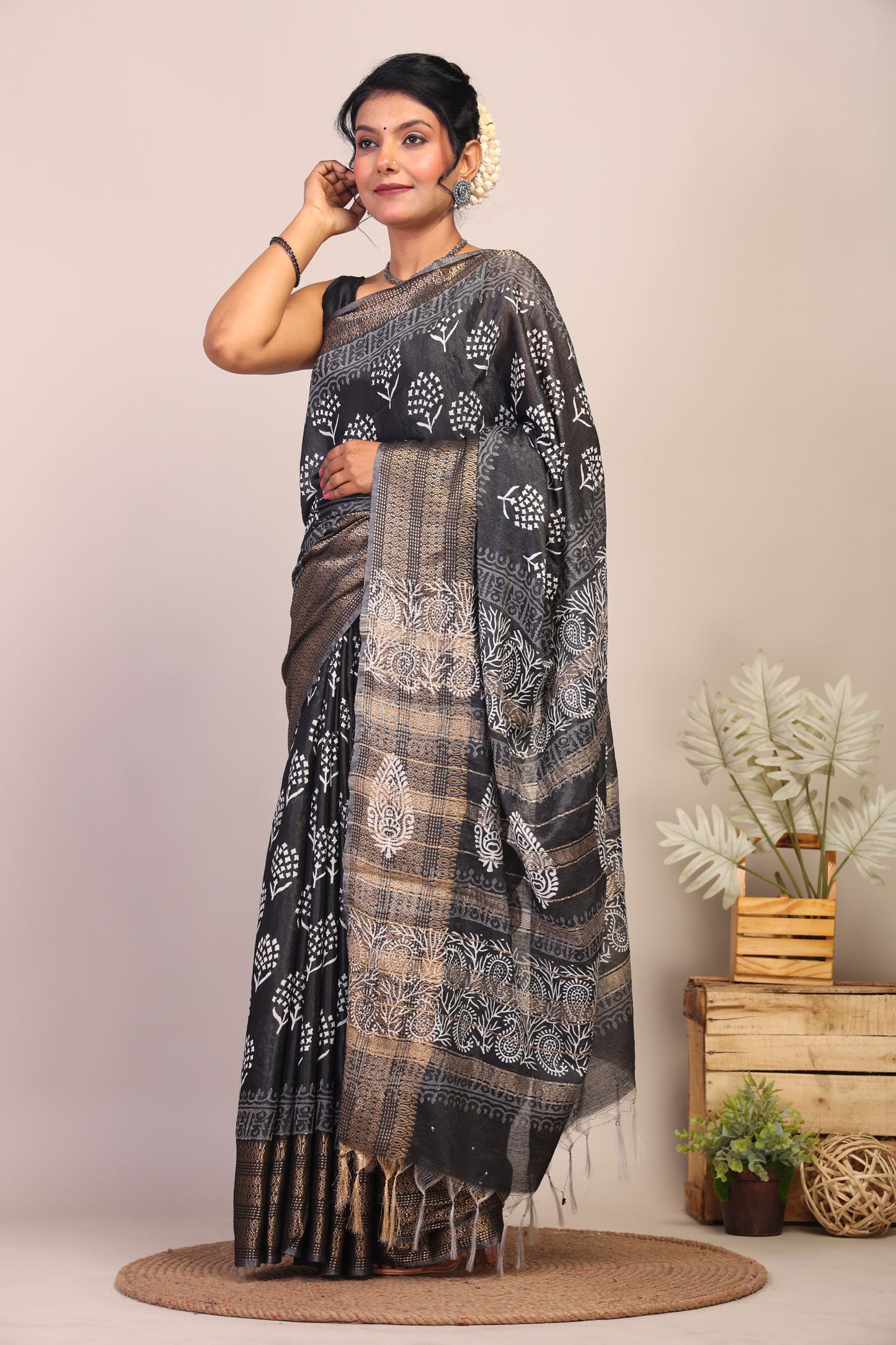 Anuttara Bhagalpuri Black & White Cotton Silk Paisley/Floral Saree with Unstitched Blouse_AFS1054-FS