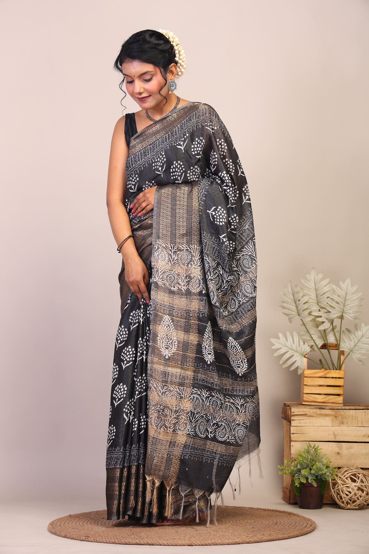 Anuttara Bhagalpuri Black & White Cotton Silk Paisley/Floral Saree with Unstitched Blouse_AFS1054-FS
