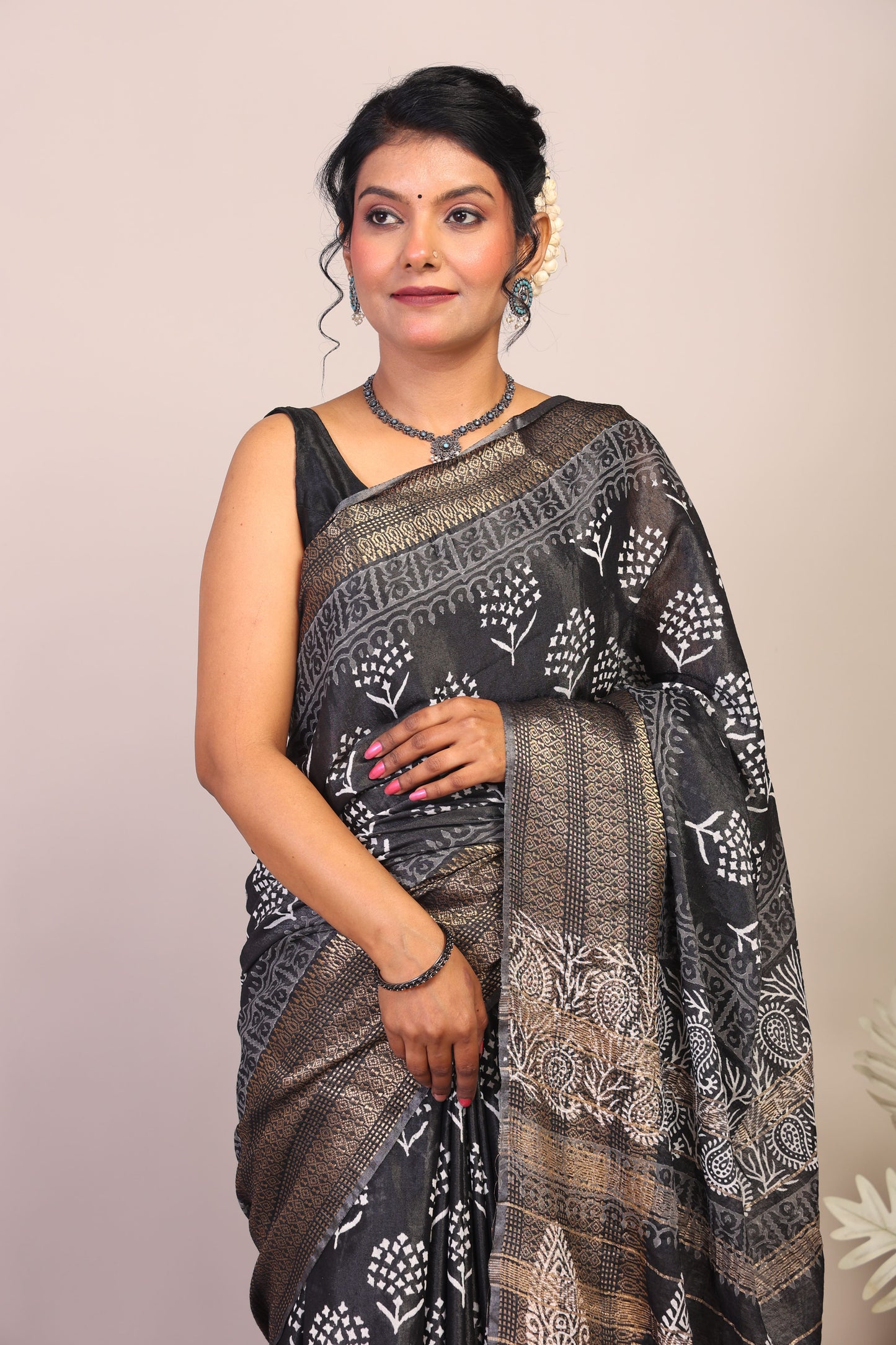 Anuttara Bhagalpuri Black & White Cotton Silk Paisley/Floral Saree with Unstitched Blouse_AFS1054-FS