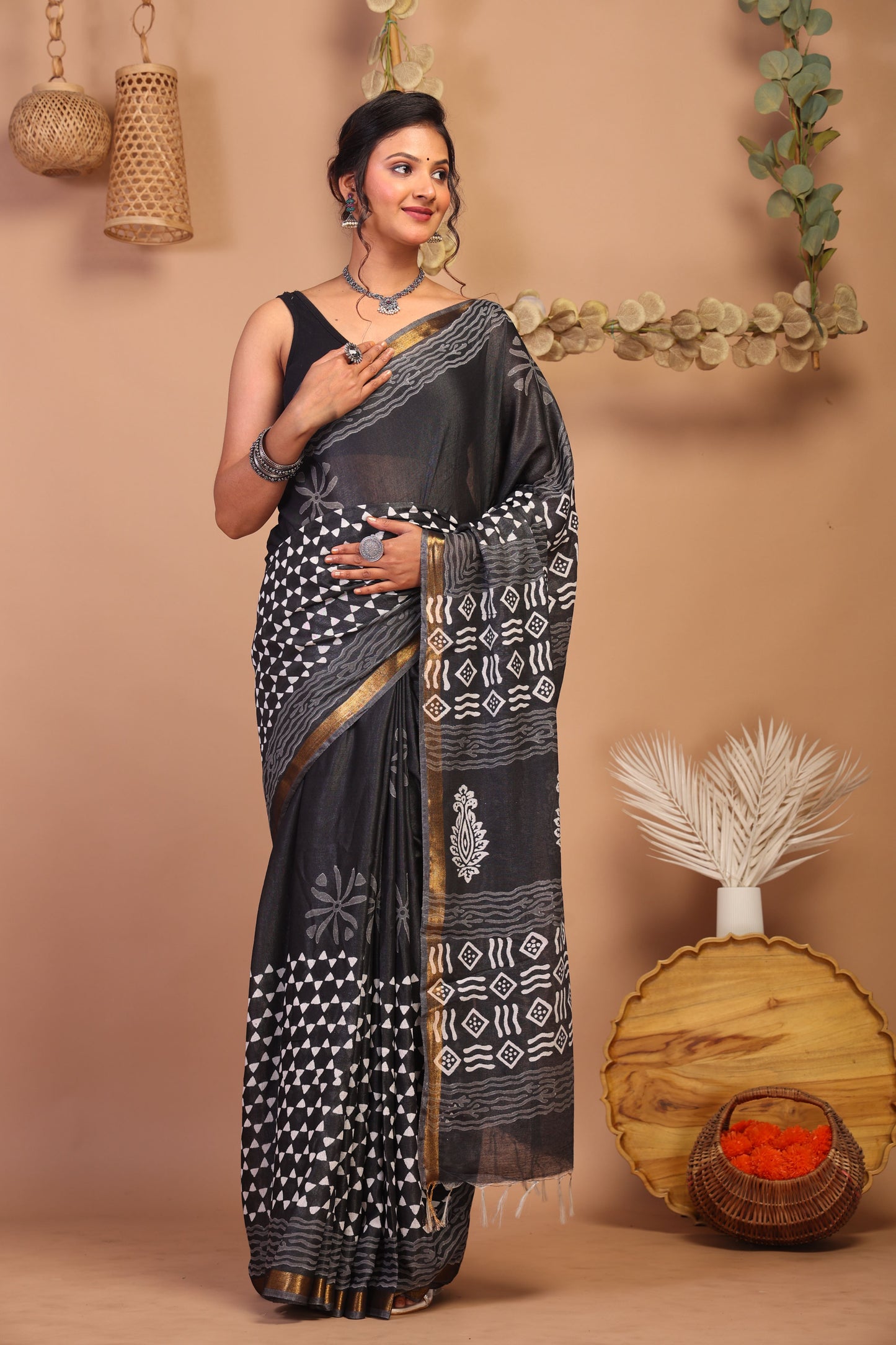 Anuttara Bhagalpuri Black & White Cotton Silk Geometric/Floral Saree with Unstitched Blouse_AFS1057-FS
