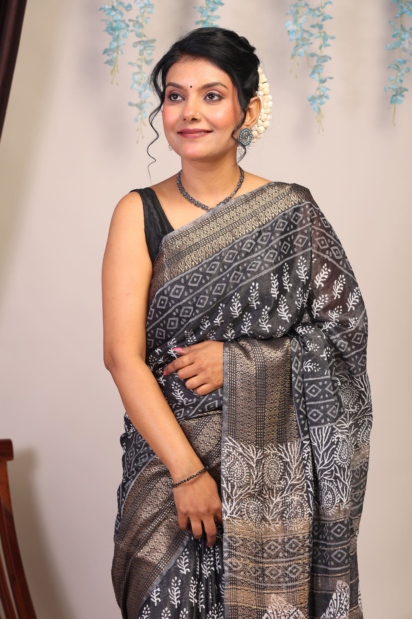 Anuttara Bhagalpuri Black & White Cotton Silk Paisley/Floral Saree with Unstitched Blouse_AFS1059-FS