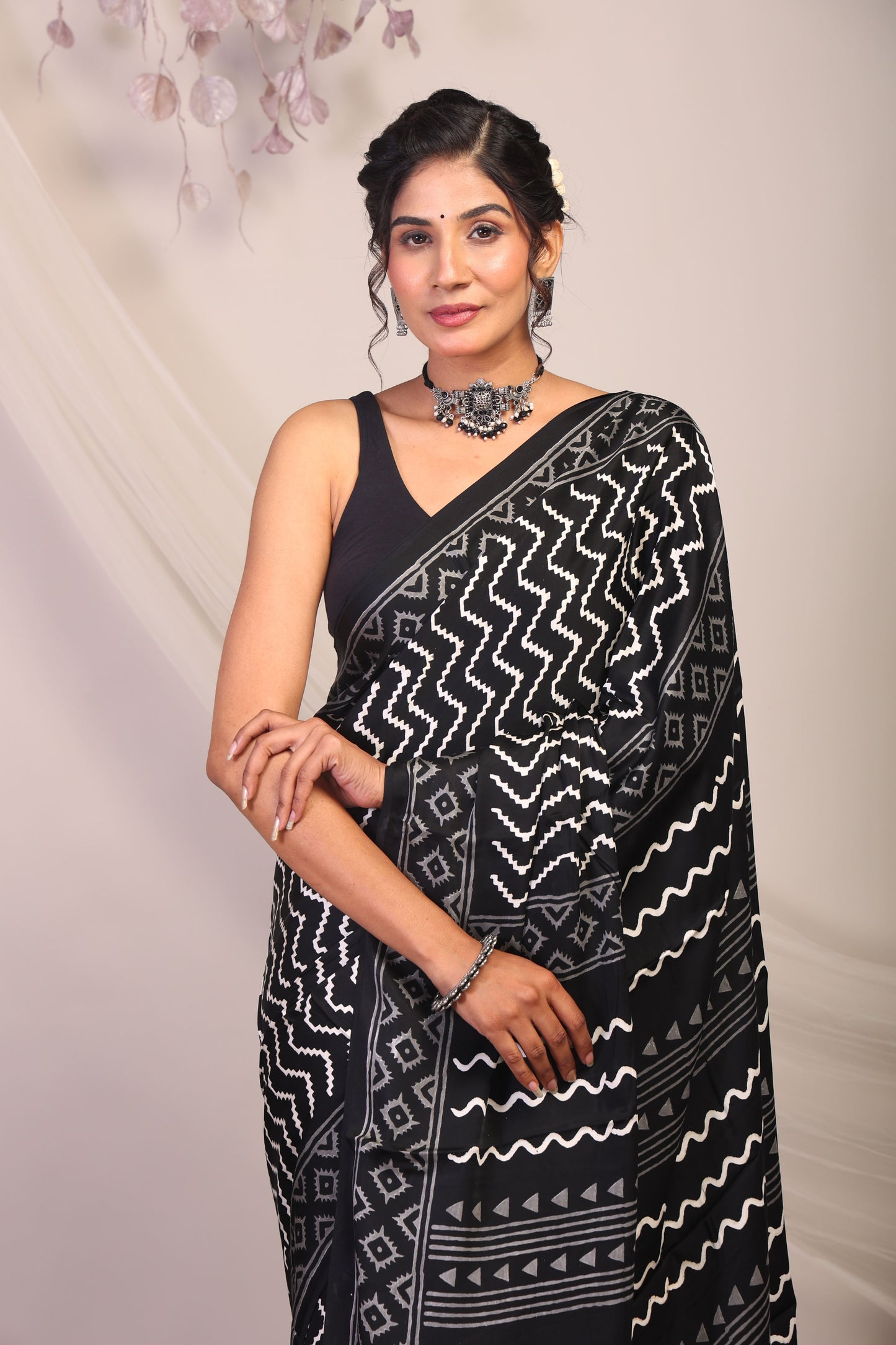 Anuttara Bhagalpuri Black & White Modal Silk Chevron/Zig Zag Saree with Unstitched Blouse_AFS1135-FS