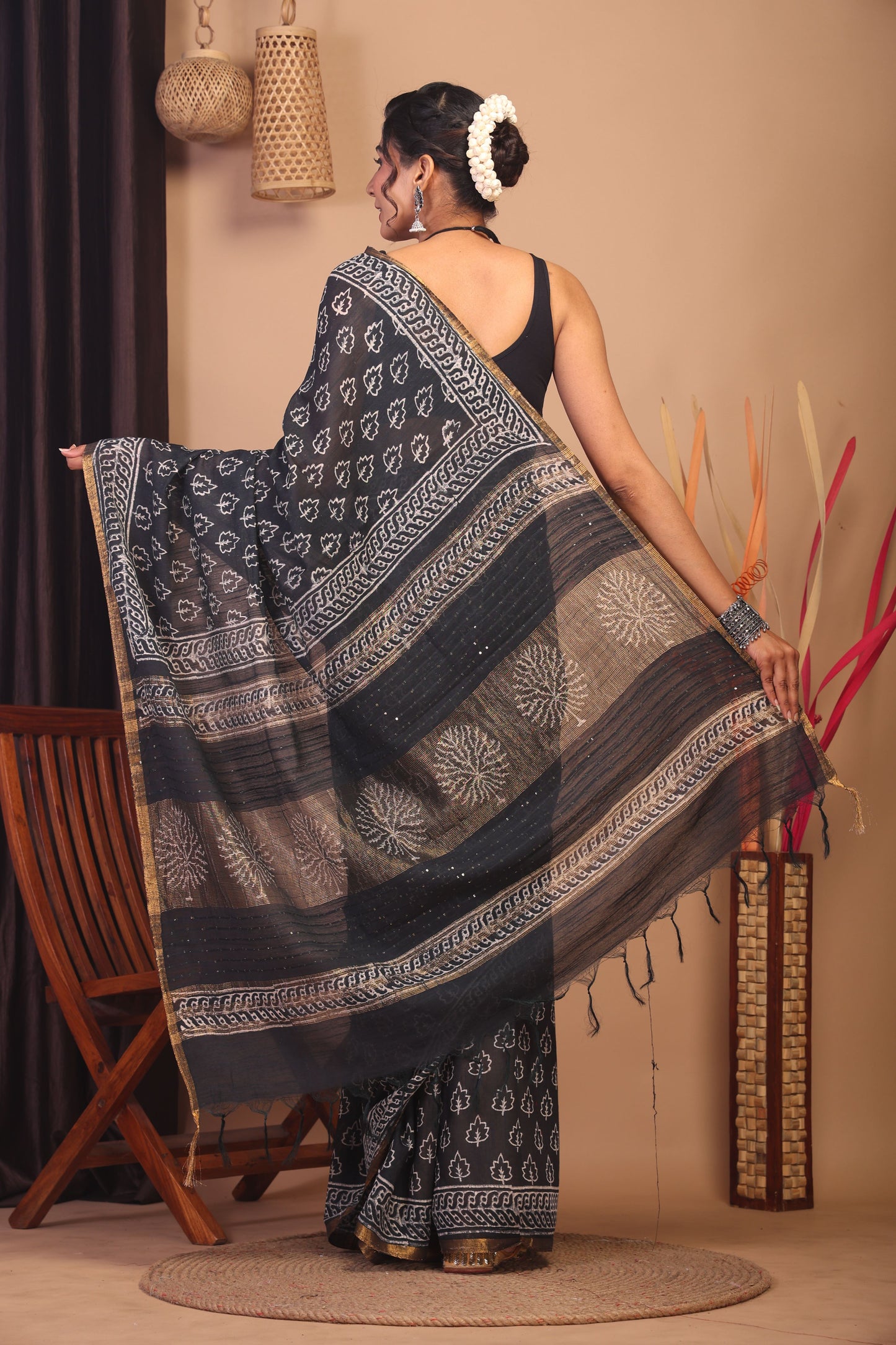 Anuttara Bhagalpuri Black & White Cotton Silk Floral Saree with Unstitched Blouse_AFS1150-FS