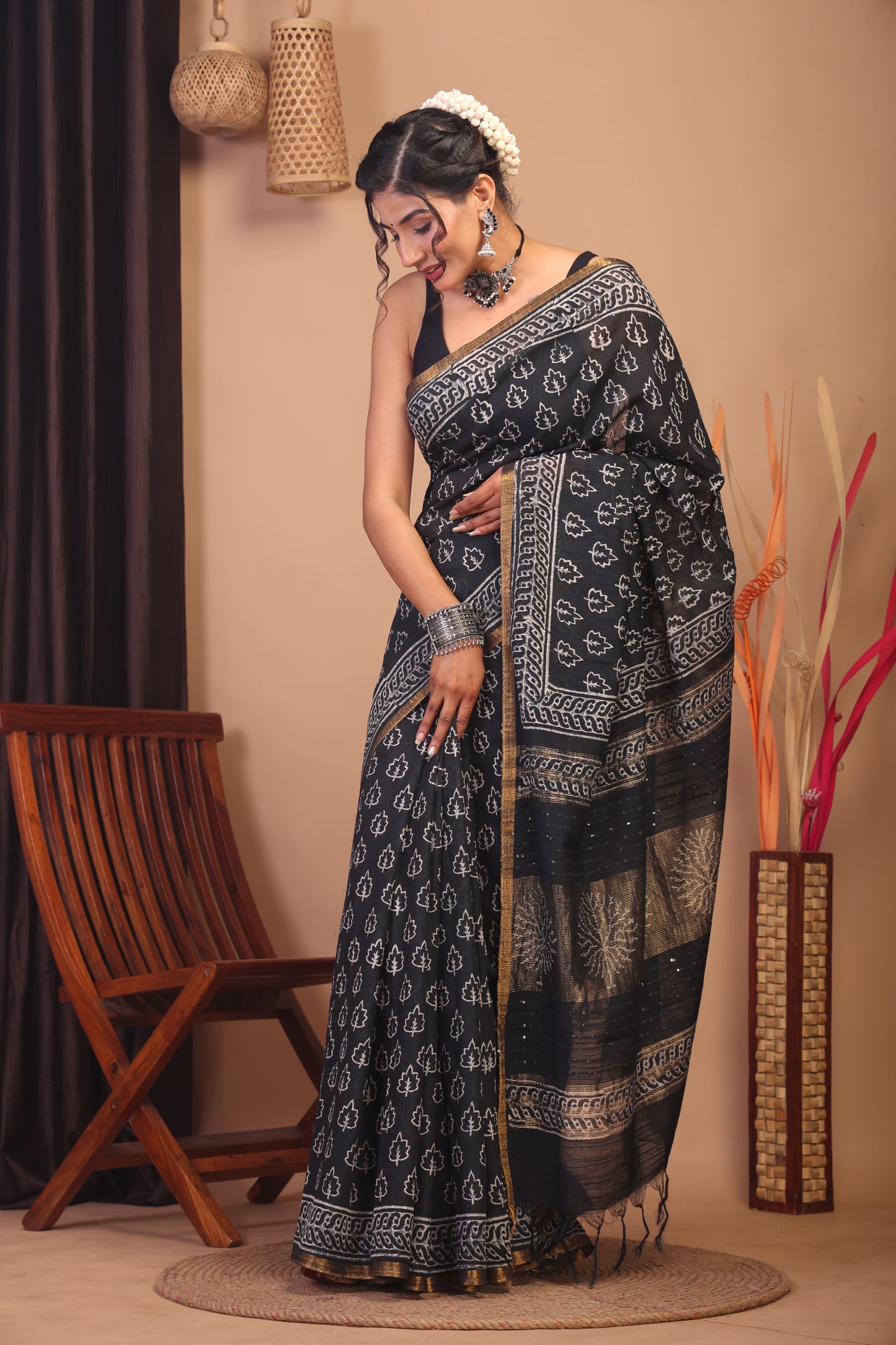 Anuttara Bhagalpuri Black & White Cotton Silk Floral Saree with Unstitched Blouse_AFS1150-FS
