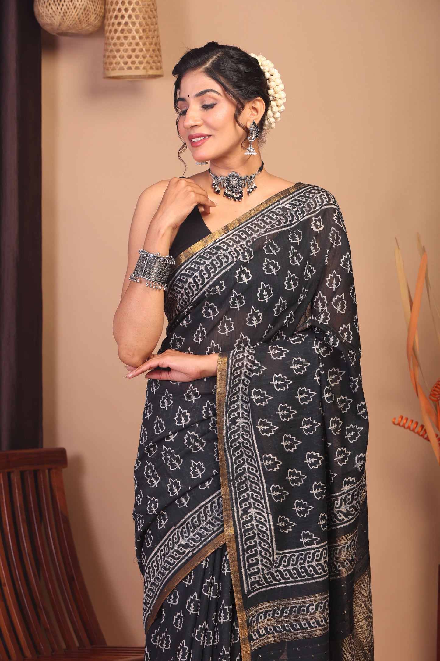 Anuttara Bhagalpuri Black & White Cotton Silk Floral Saree with Unstitched Blouse_AFS1150-FS