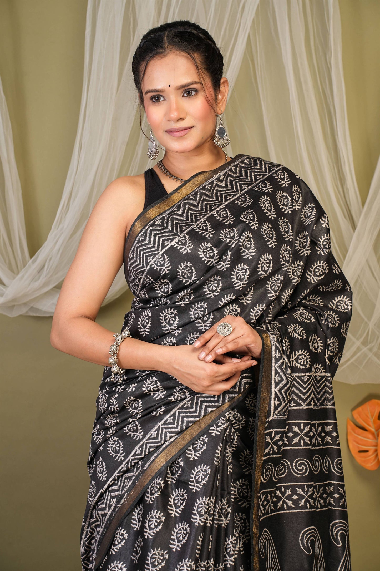 Anuttara Bhagalpuri Black Cotton Silk Floral, Paisley Saree with Unstitched Blouse_AFS1362-FS
