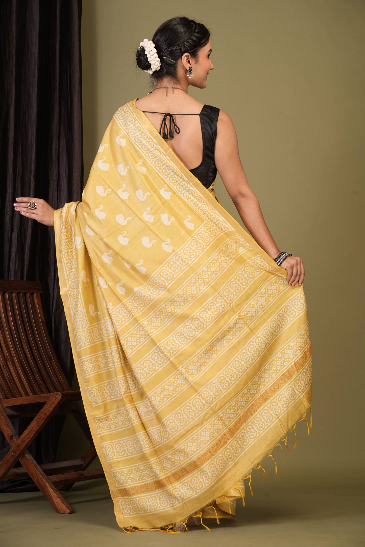 Anuttara Bhagalpuri Mustard Cotton Silk Animal (Duck Print) Saree with Unstitched Blouse_AFS1374-FS