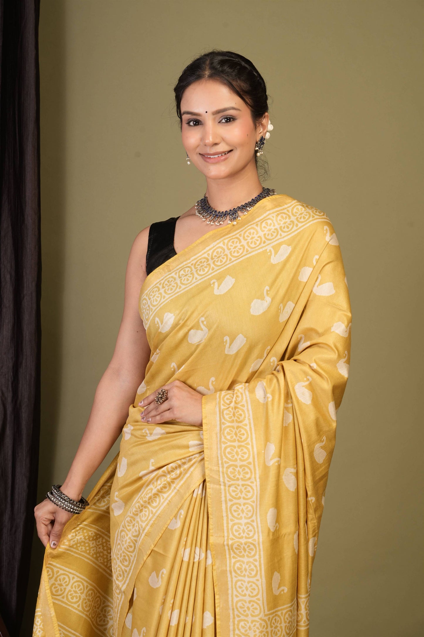Anuttara Bhagalpuri Mustard Cotton Silk Animal (Duck Print) Saree with Unstitched Blouse_AFS1374-FS