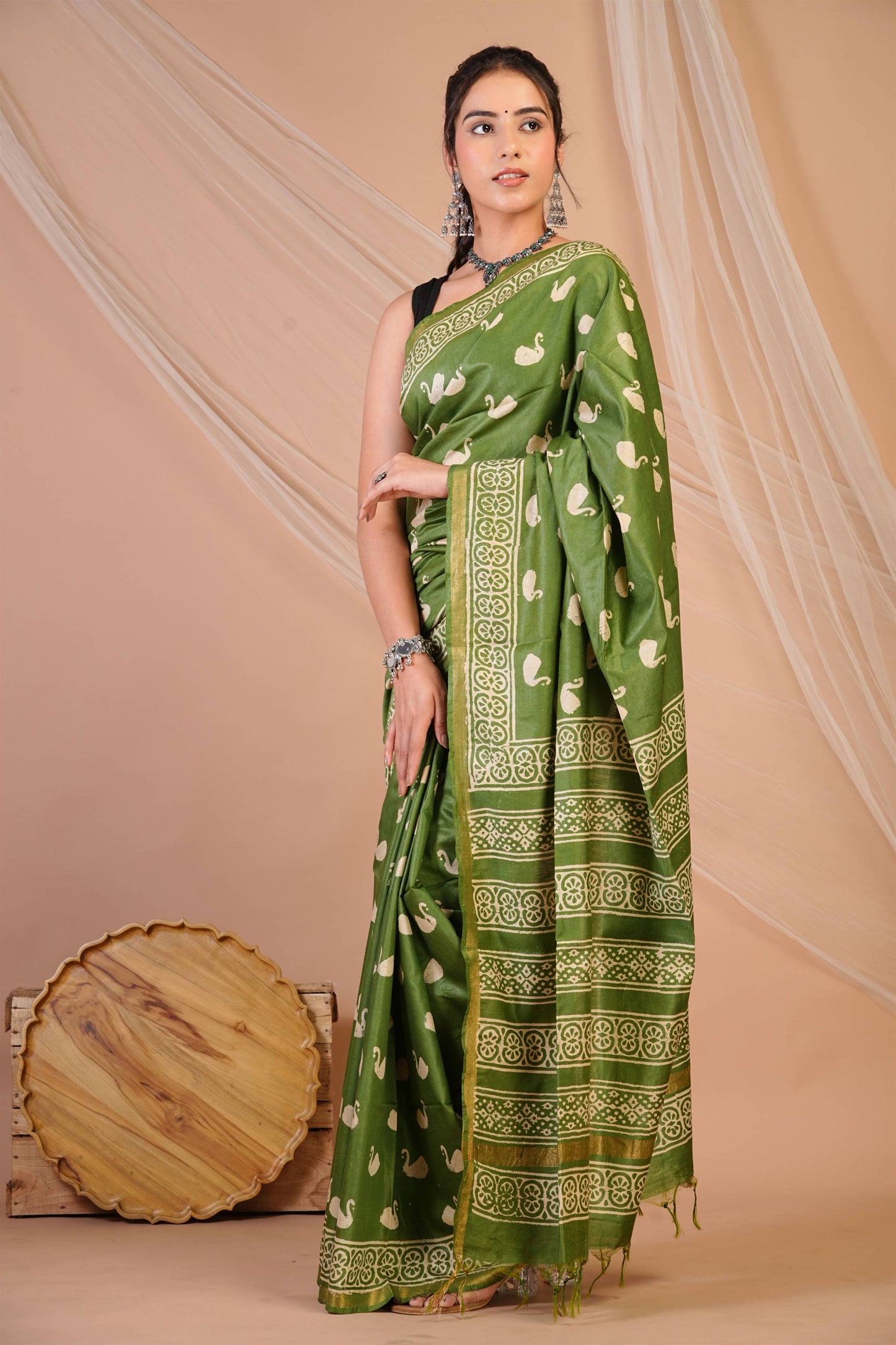Anuttara Bhagalpuri Dark Green Cotton Silk Animal (Duck Print) Saree with Unstitched Blouse_AFS1376-FS
