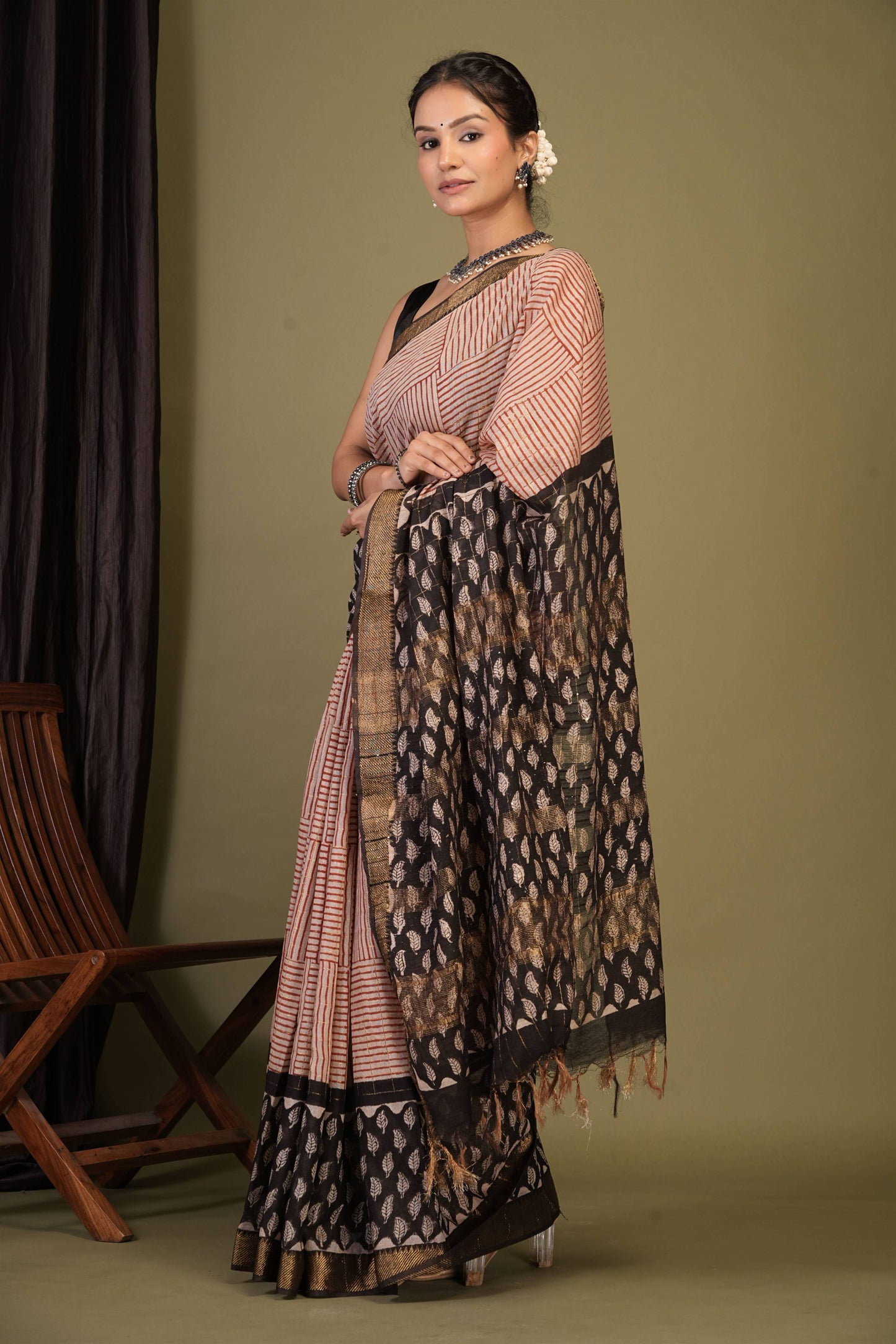Anuttara Bhagalpuri Multicolor Cotton Silk Stripe, Floral Saree with Unstitched Blouse_AFS1418-FS
