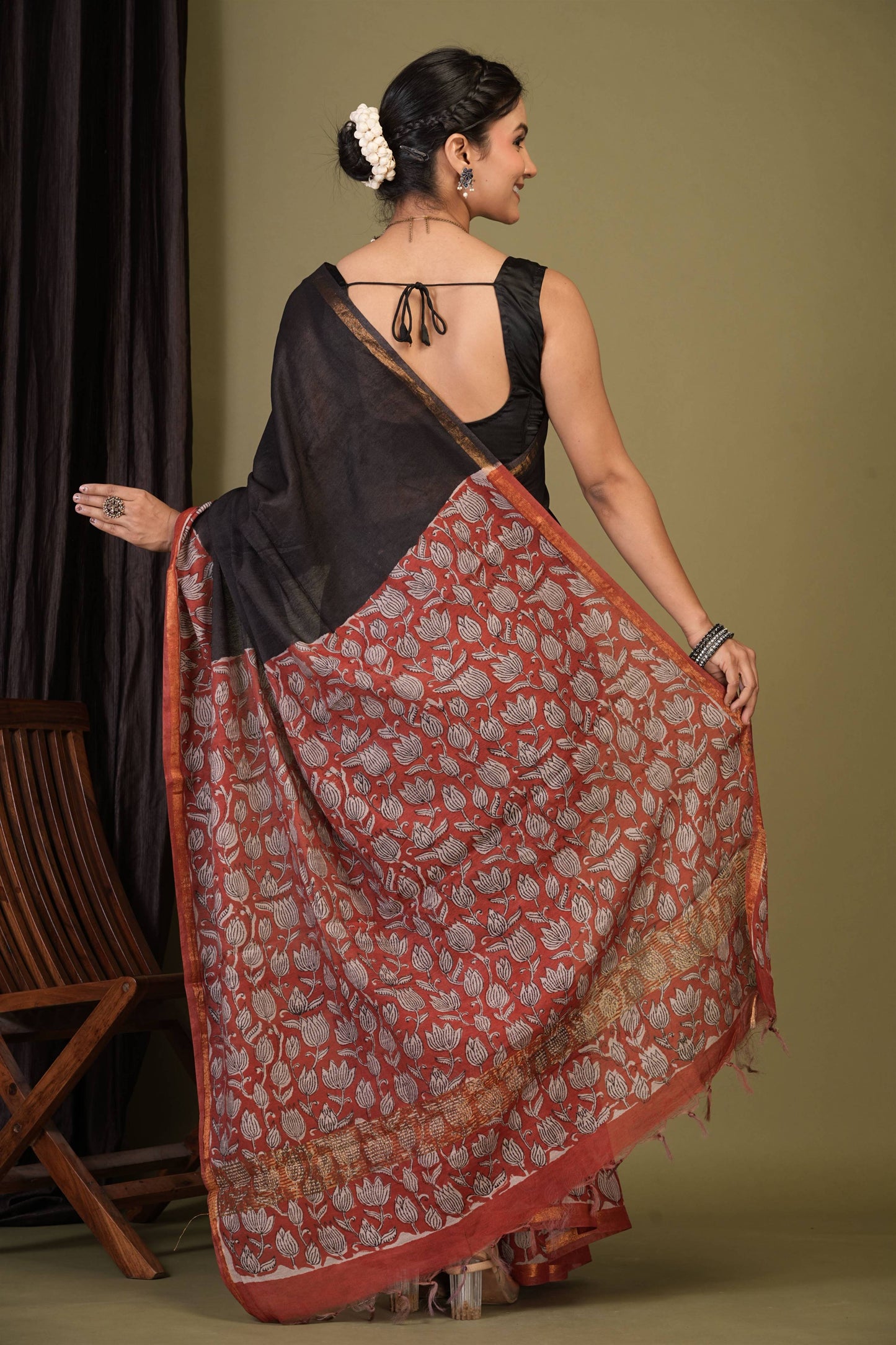 Anuttara Bhagalpuri Black::Red Cotton Silk (Art Silk) Floral Saree with Unstitched Blouse_AFS1452-FS