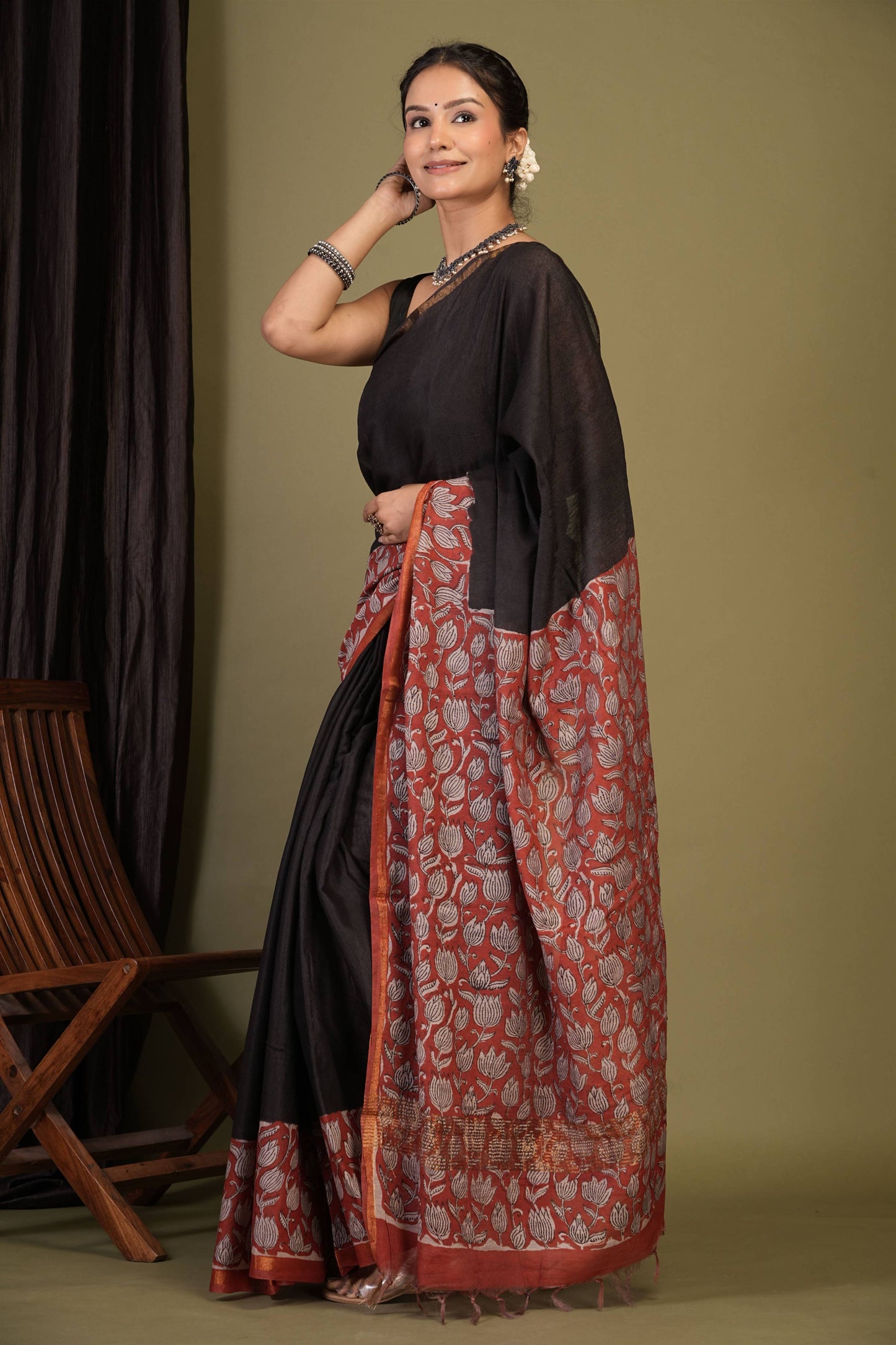 Anuttara Bhagalpuri Black::Red Cotton Silk (Art Silk) Floral Saree with Unstitched Blouse_AFS1452-FS
