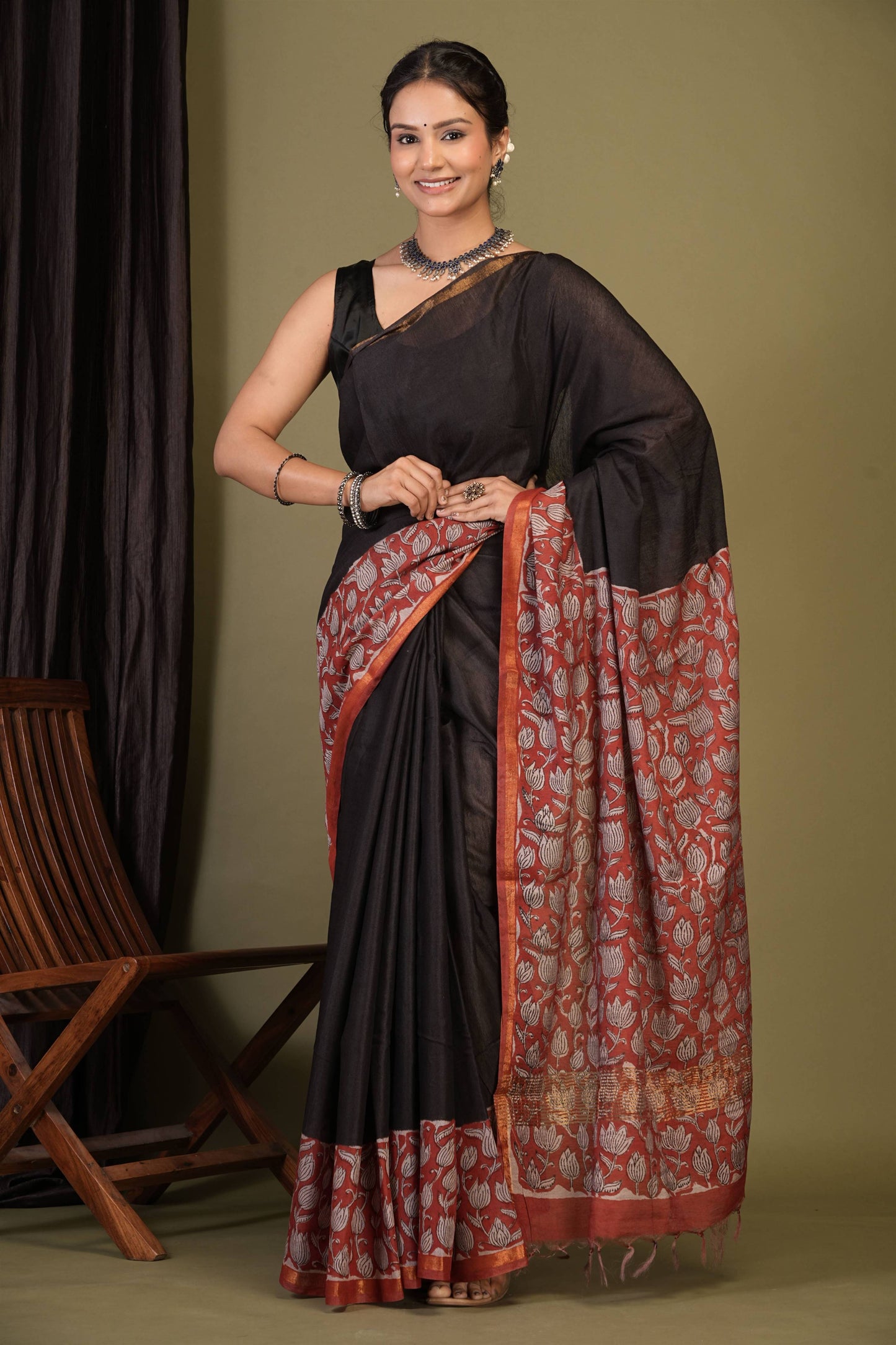 Anuttara Bhagalpuri Black::Red Cotton Silk (Art Silk) Floral Saree with Unstitched Blouse_AFS1452-FS