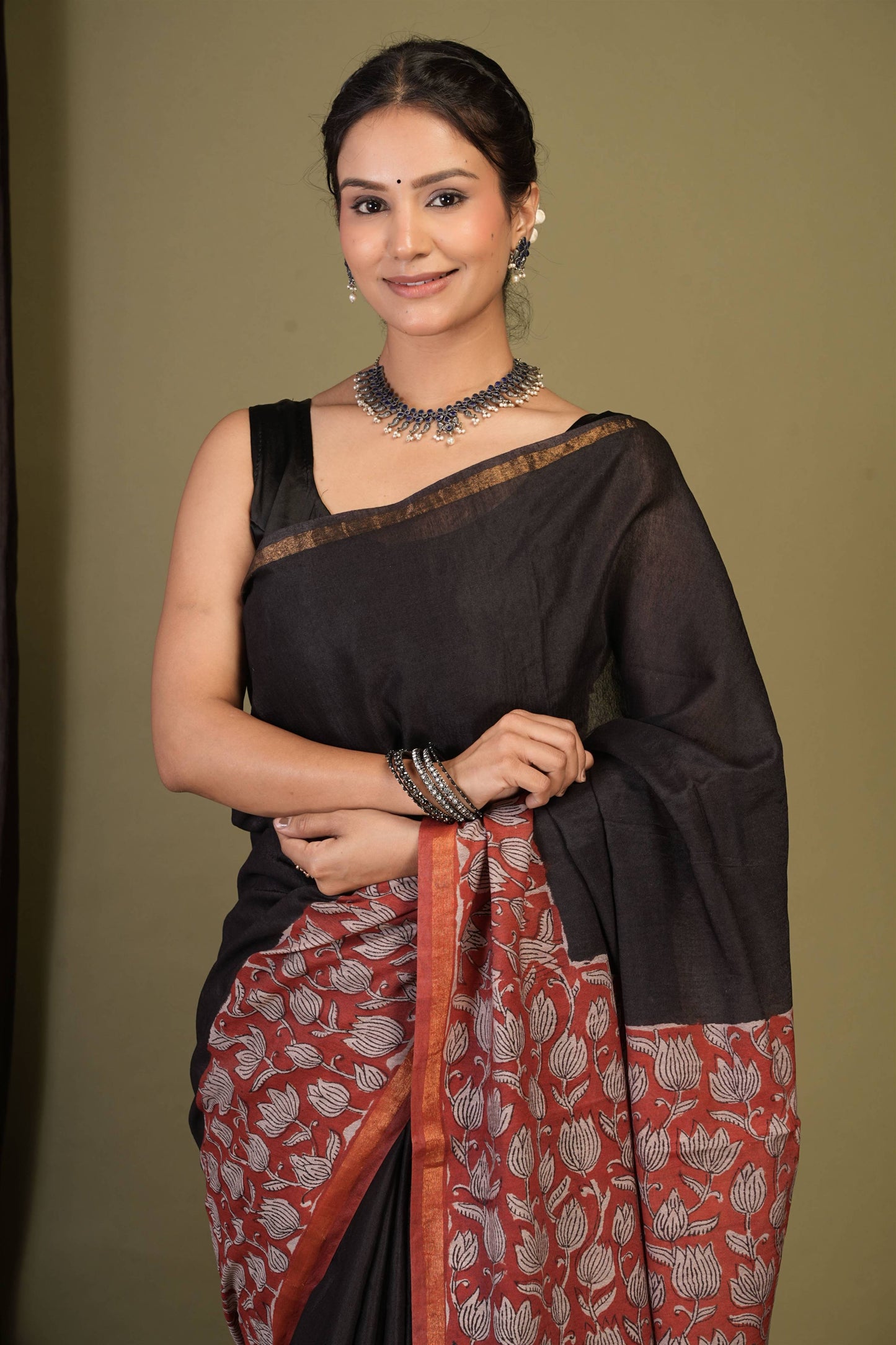 Anuttara Bhagalpuri Black::Red Cotton Silk (Art Silk) Floral Saree with Unstitched Blouse_AFS1452-FS