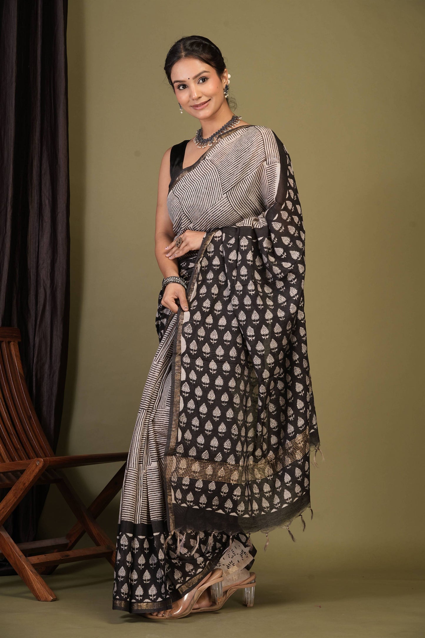 Anuttara Bhagalpuri Black::White Cotton Silk (Art Silk) Stripe, Floral Saree with Unstitched Blouse_AFS1453-FS