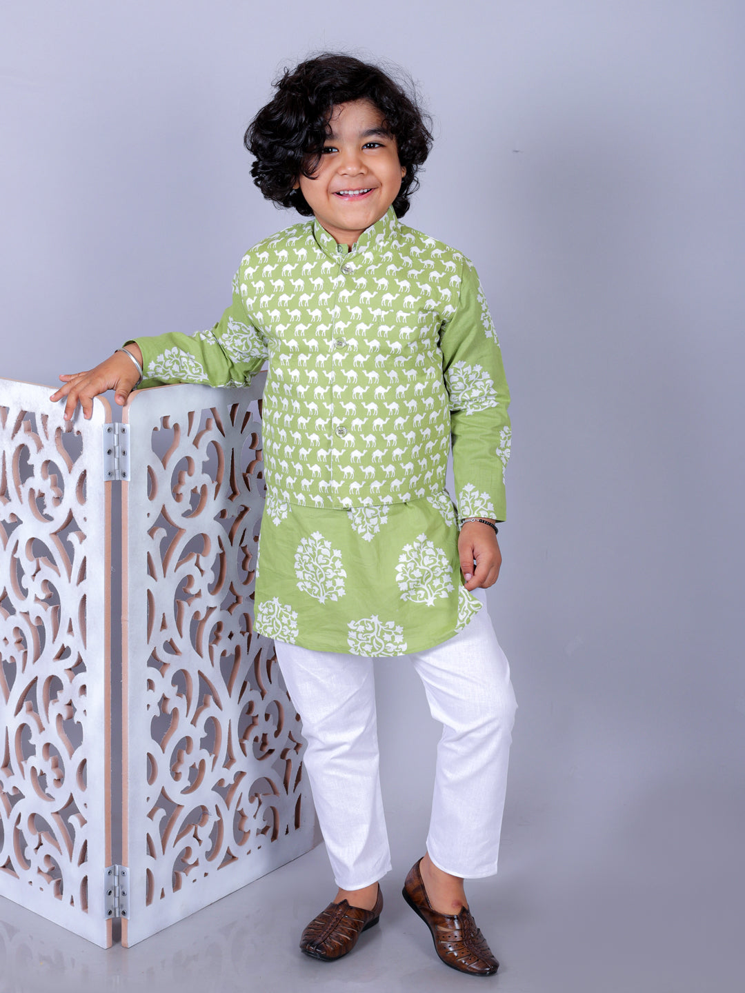 Anuttara Green Cotton Blend Straight Kurta Waistcoat & Pyjama Set_FJB1017