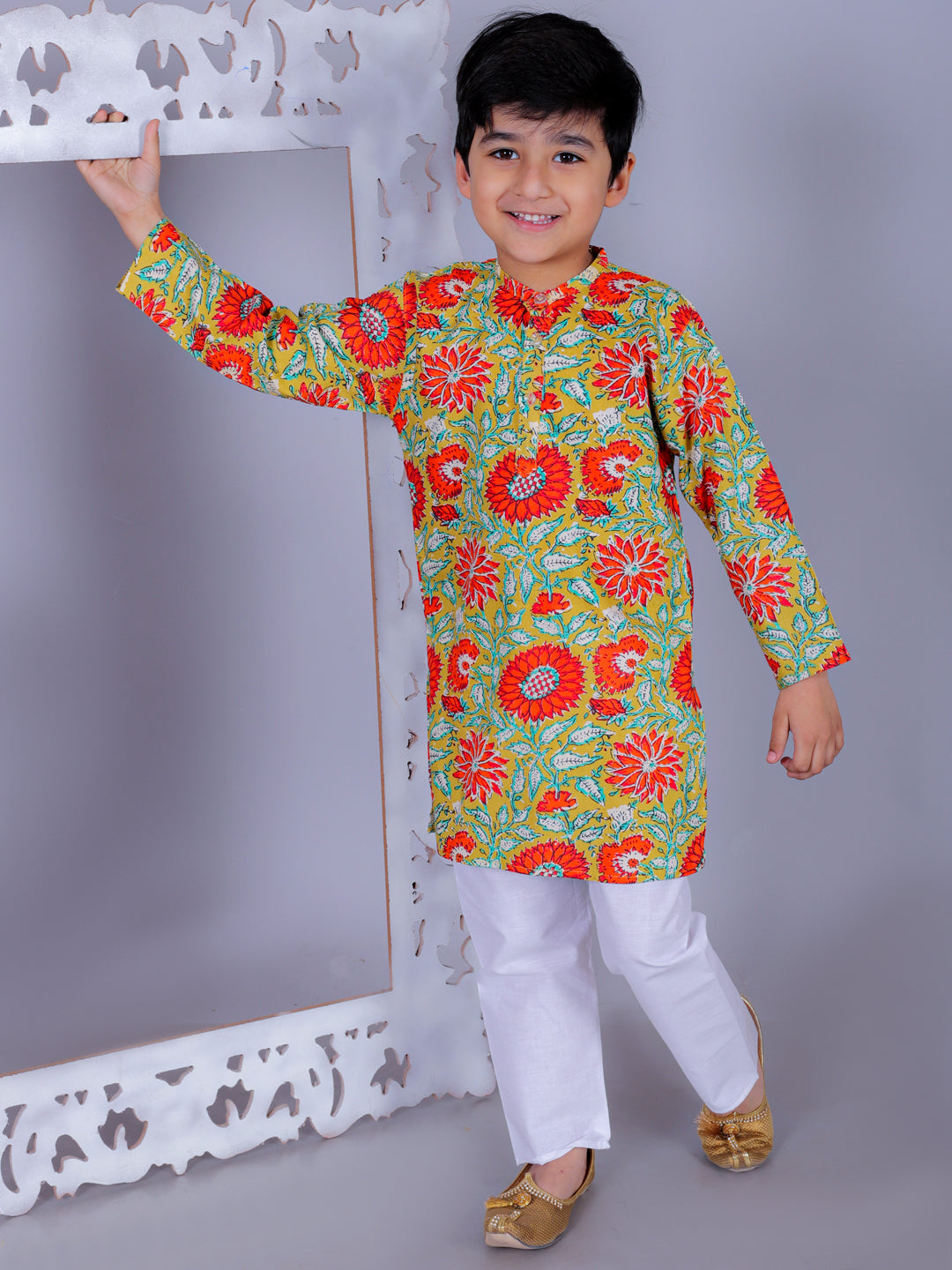 Anuttara Multicolor Cotton Blend Straight Kurta & Pyjama Set_FJB1031
