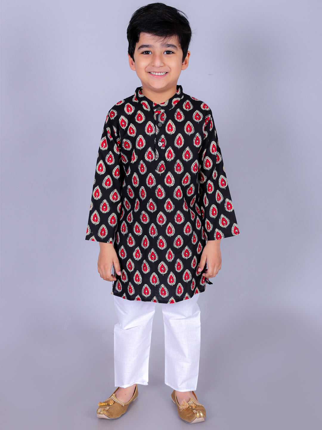 Anuttara Black Cotton Blend Straight Kurta & Pyjama Set_FJB1032