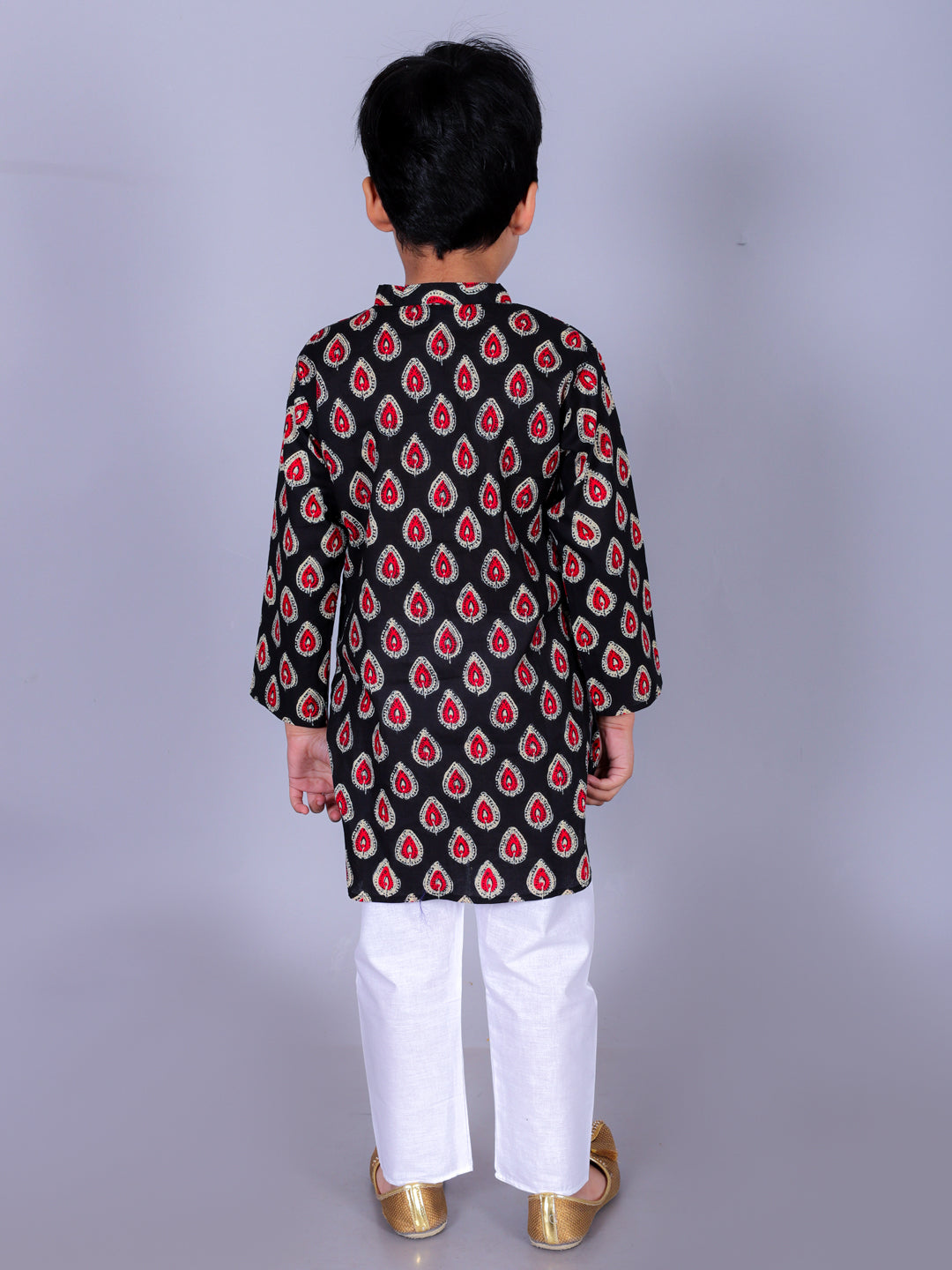 Anuttara Black Cotton Blend Straight Kurta & Pyjama Set_FJB1032