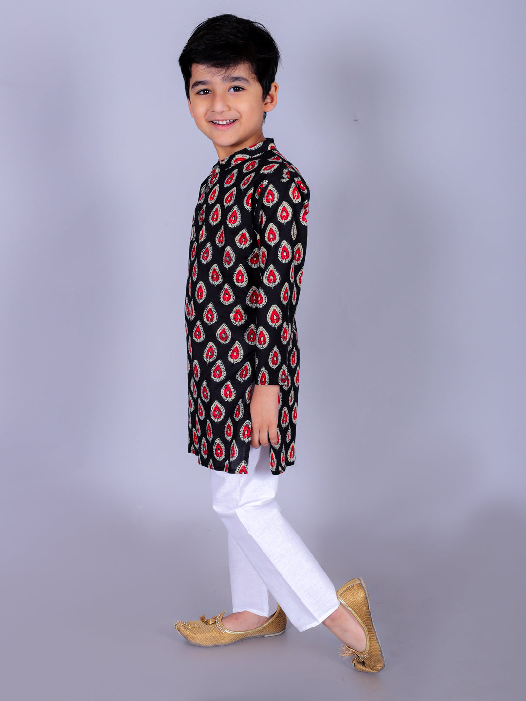 Anuttara Black Cotton Blend Straight Kurta & Pyjama Set_FJB1032
