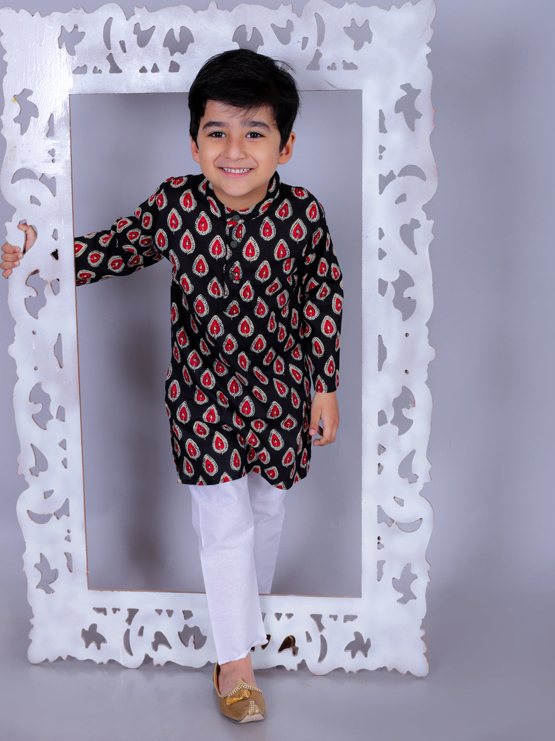 Anuttara Black Cotton Blend Straight Kurta & Pyjama Set_FJB1032