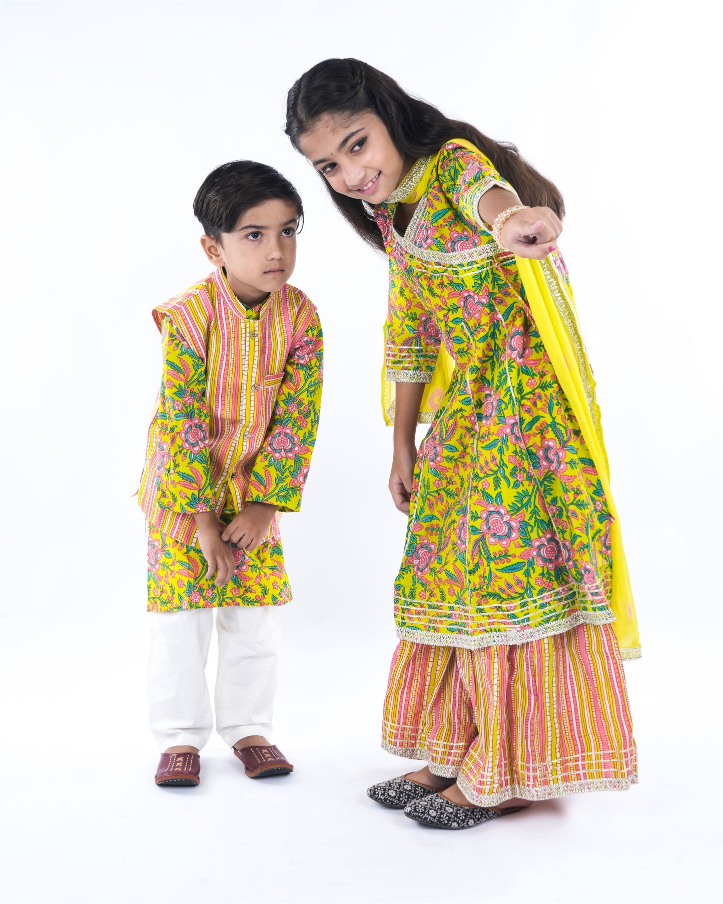 Anuttara Parrot Green Pure Cotton Straight Kurta Waistcoat & Pyjama Set_FJB1040