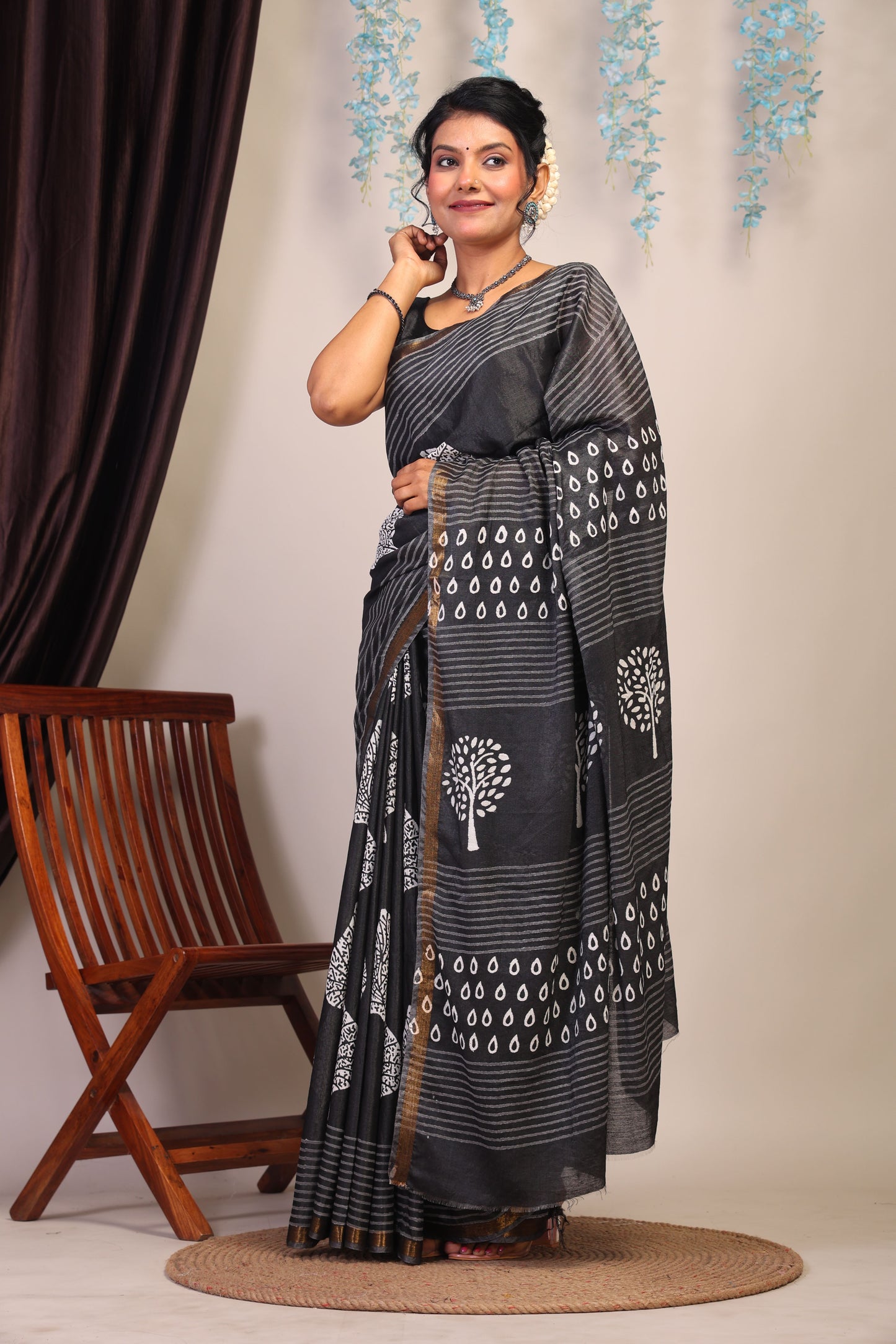 Anuttara Bhagalpuri Black & White Cotton Silk Floral Saree with Unstitched Blouse_AFS1044-FS