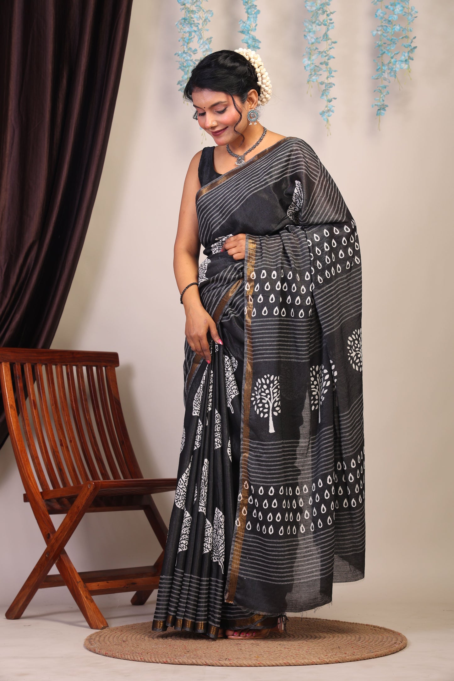 Anuttara Bhagalpuri Black & White Cotton Silk Floral Saree with Unstitched Blouse_AFS1044-FS