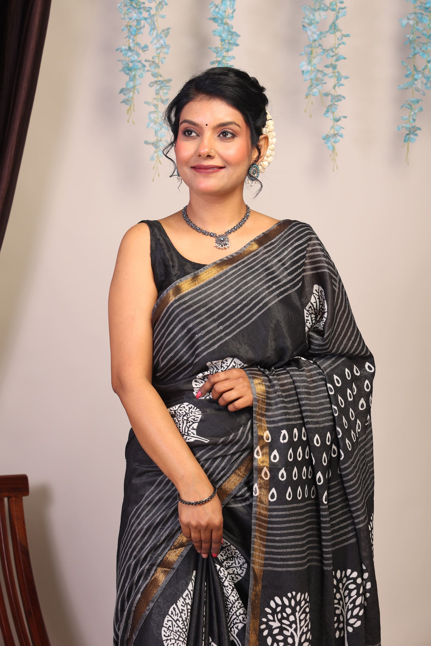 Anuttara Bhagalpuri Black & White Cotton Silk Floral Saree with Unstitched Blouse_AFS1044-FS