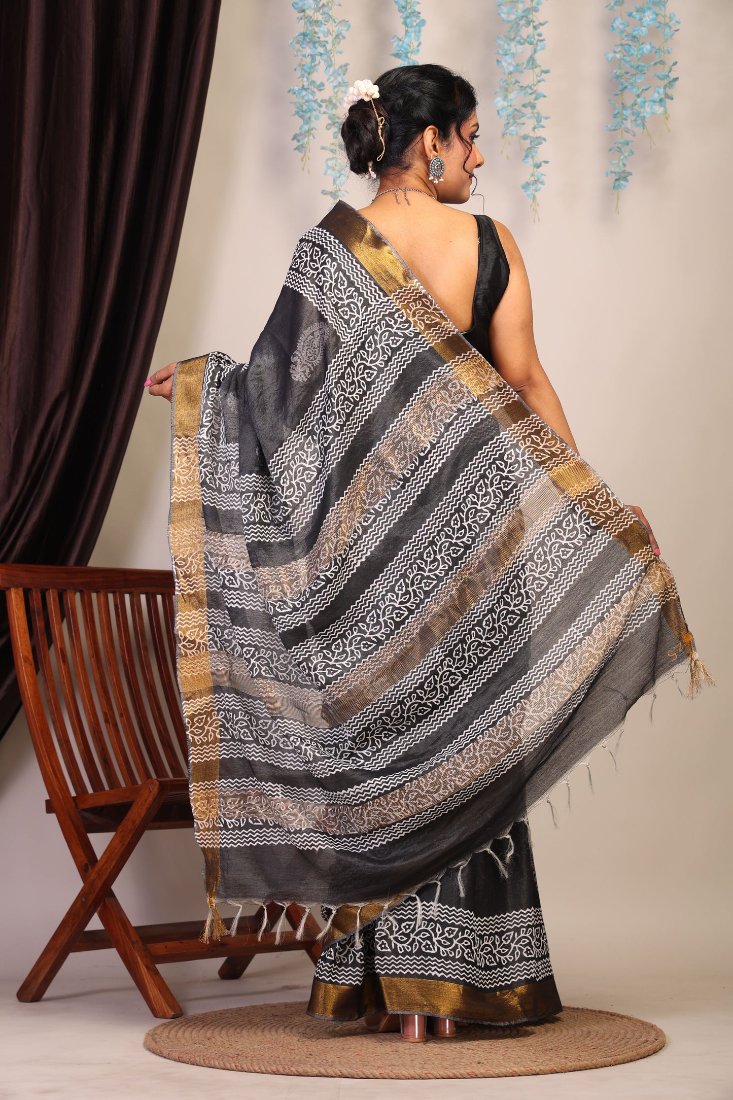 Anuttara Bhagalpuri Black & White Cotton Silk Paisley Saree with Unstitched Blouse_AFS1051-FS