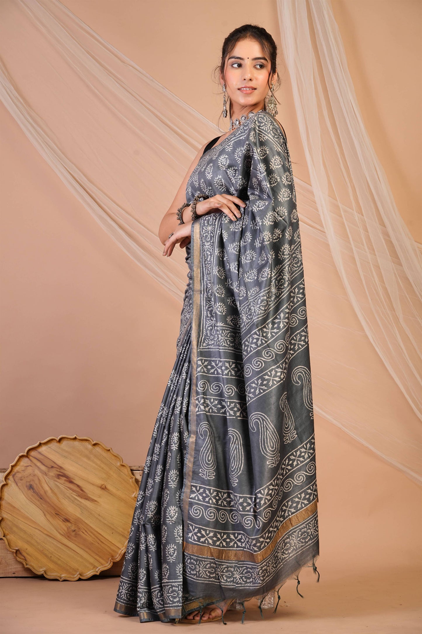 Anuttara Bhagalpuri Grey Cotton Silk Floral, Paisley Saree with Unstitched Blouse_AFS1360-FS