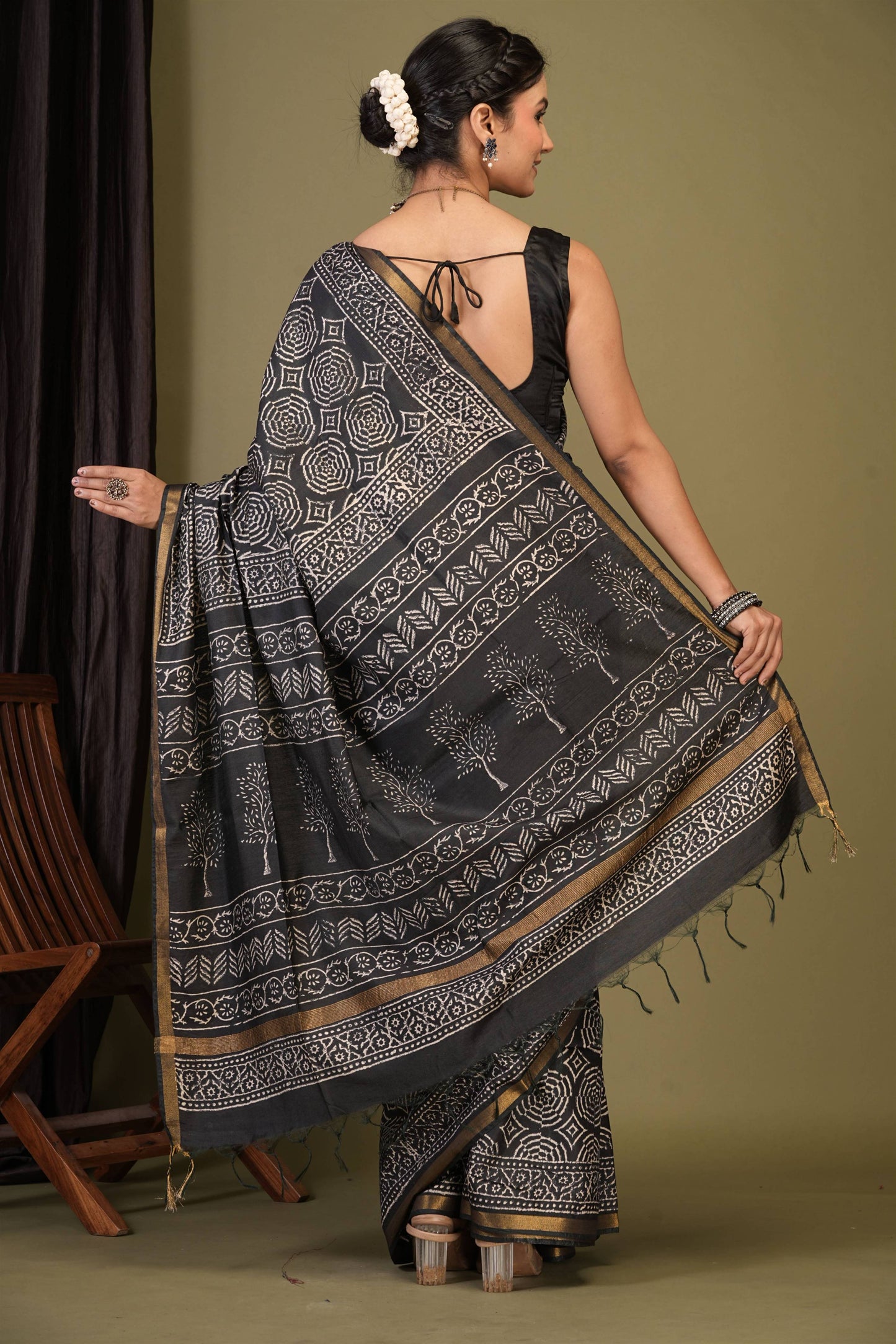 Anuttara Bhagalpuri Black Cotton Silk Abstract, Floral Saree with Unstitched Blouse_AFS1370-FS