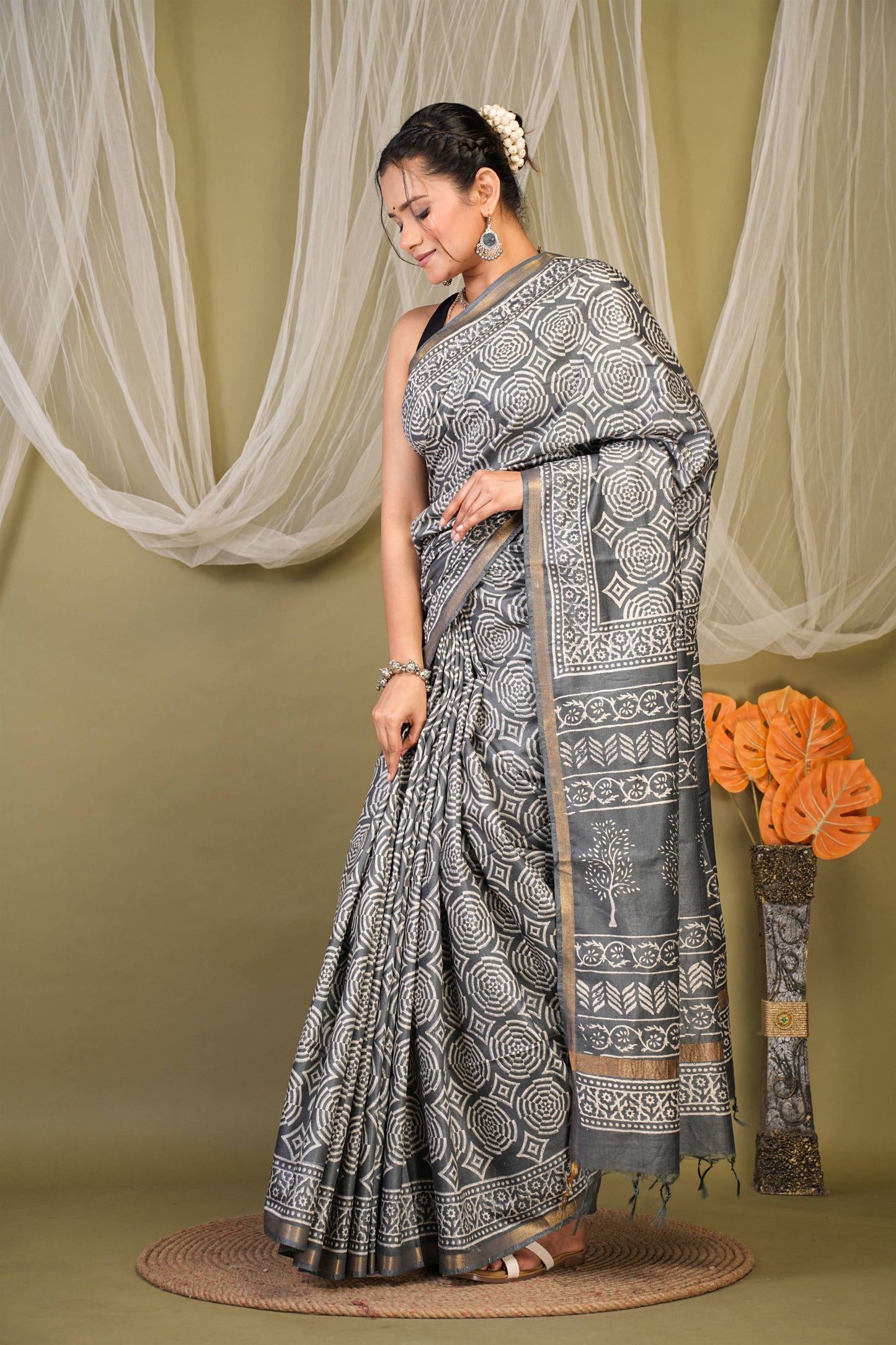 Anuttara Bhagalpuri Grey Cotton Silk Abstract, Floral Saree with Unstitched Blouse_AFS1371-FS