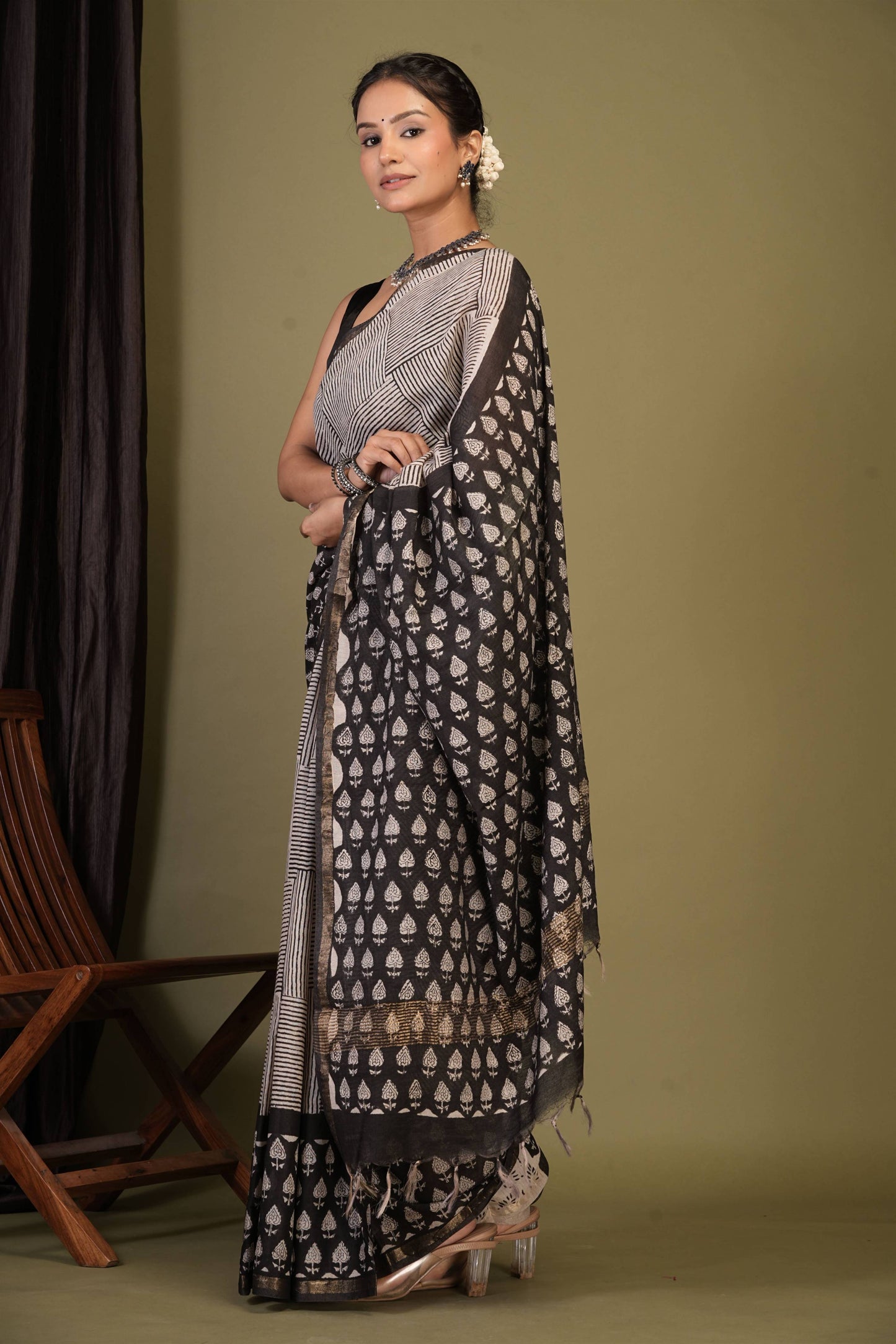 Anuttara Bhagalpuri Black::White Cotton Silk (Art Silk) Stripe, Floral Saree with Unstitched Blouse_AFS1453-FS